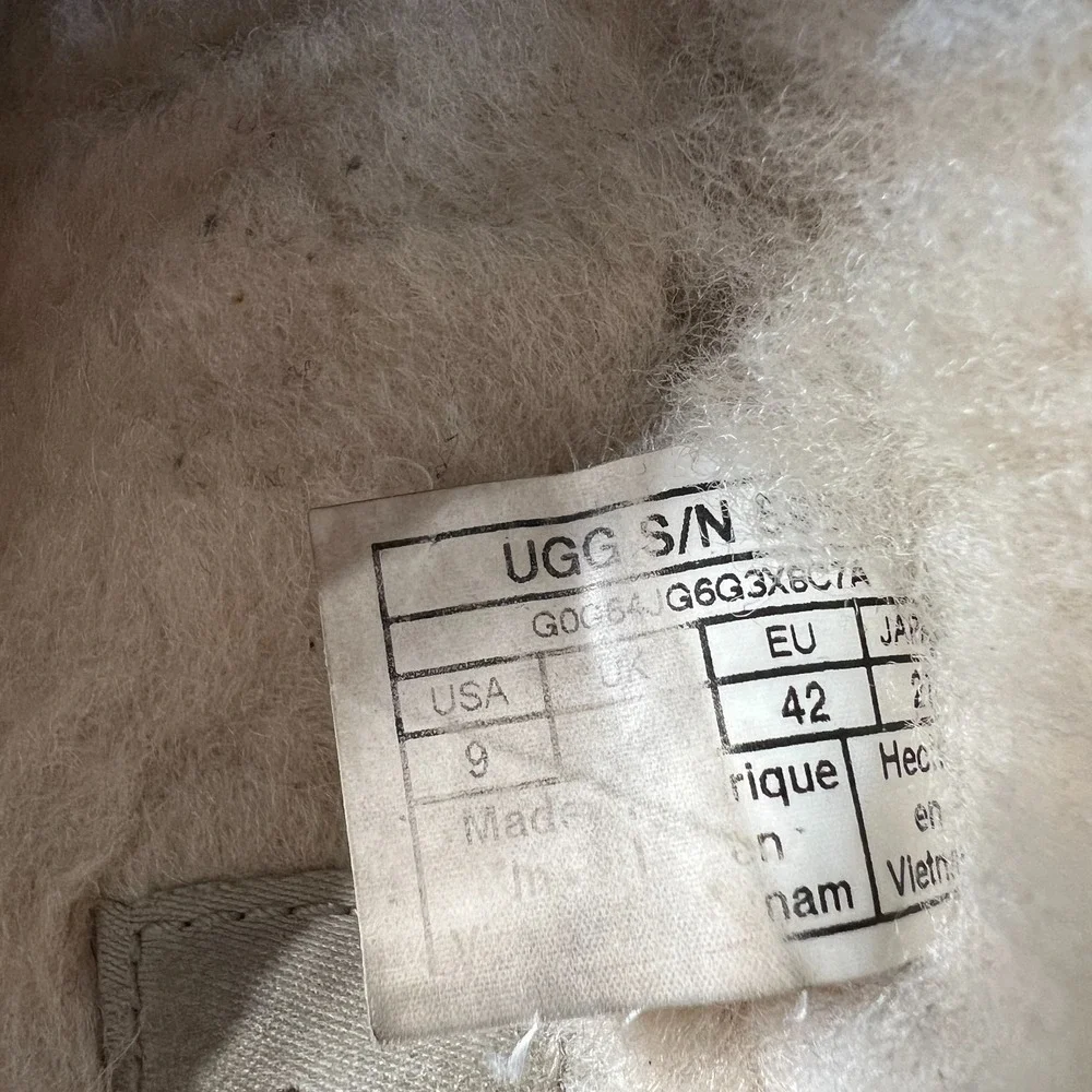 UGG tasman ii